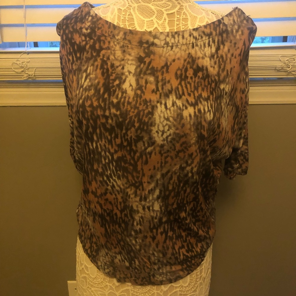 Backless Top - Picture 2 of 5